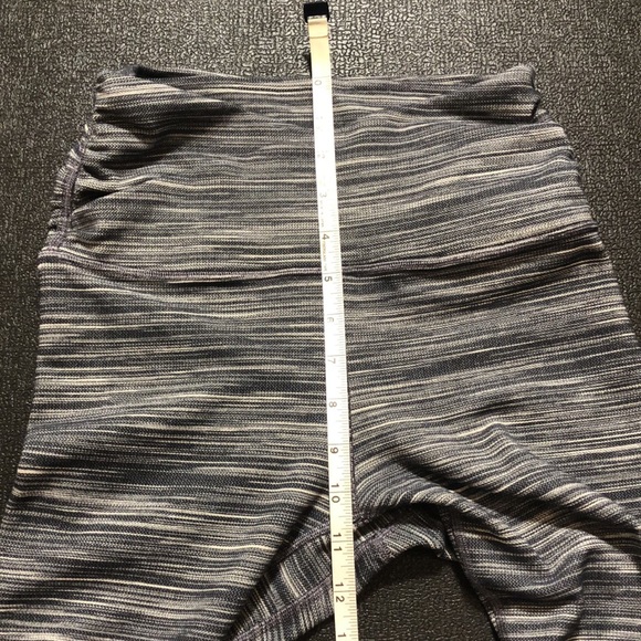 Lululemon Align Crop 21" *Cross Waist
Mini Space Dye Herringbone Heathered - Picture 16 of 16
